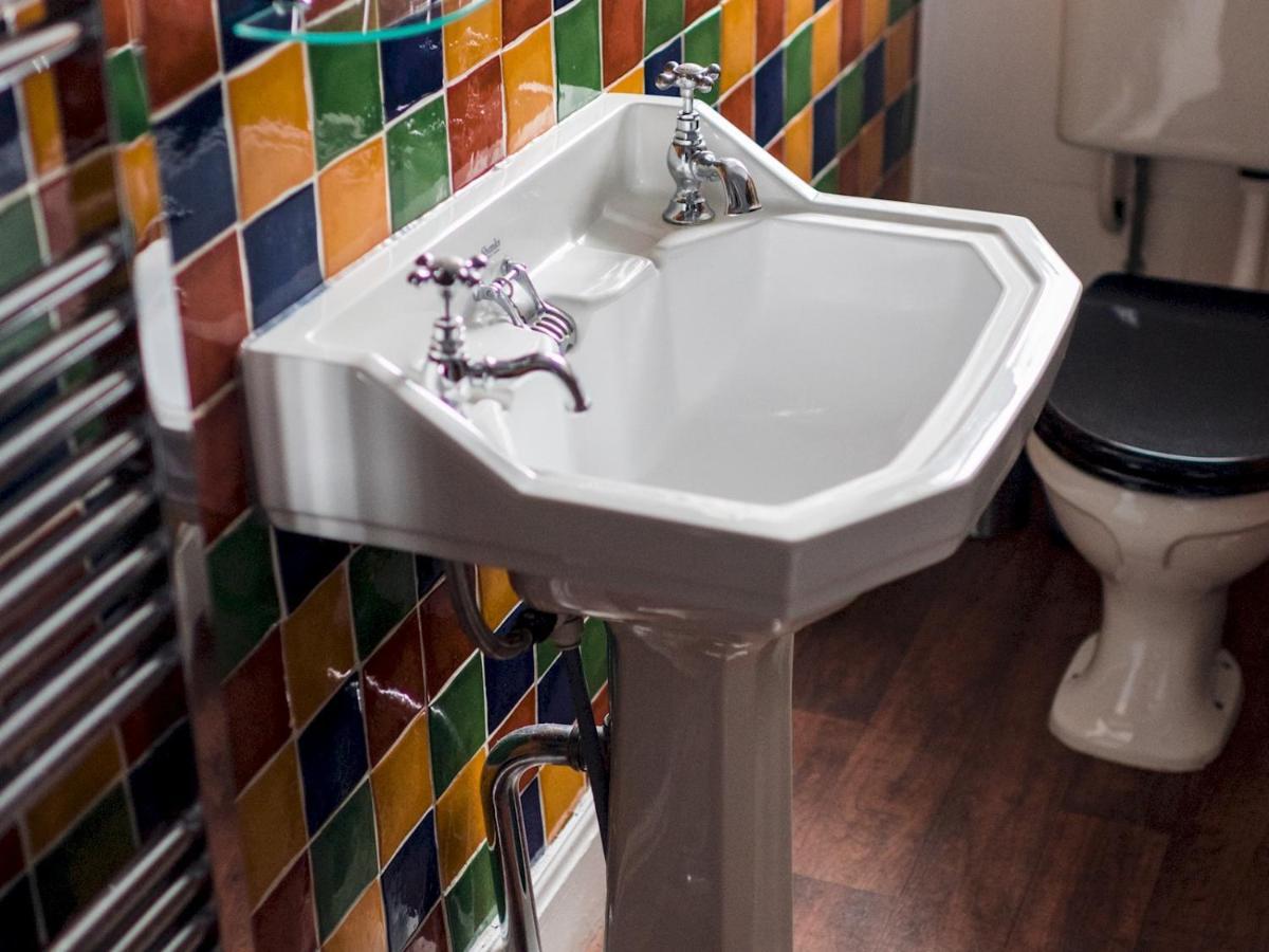 Pass The Keys Beautiful, Traditional 2 Bed Flat W Free Parking Glasgow Eksteriør bilde