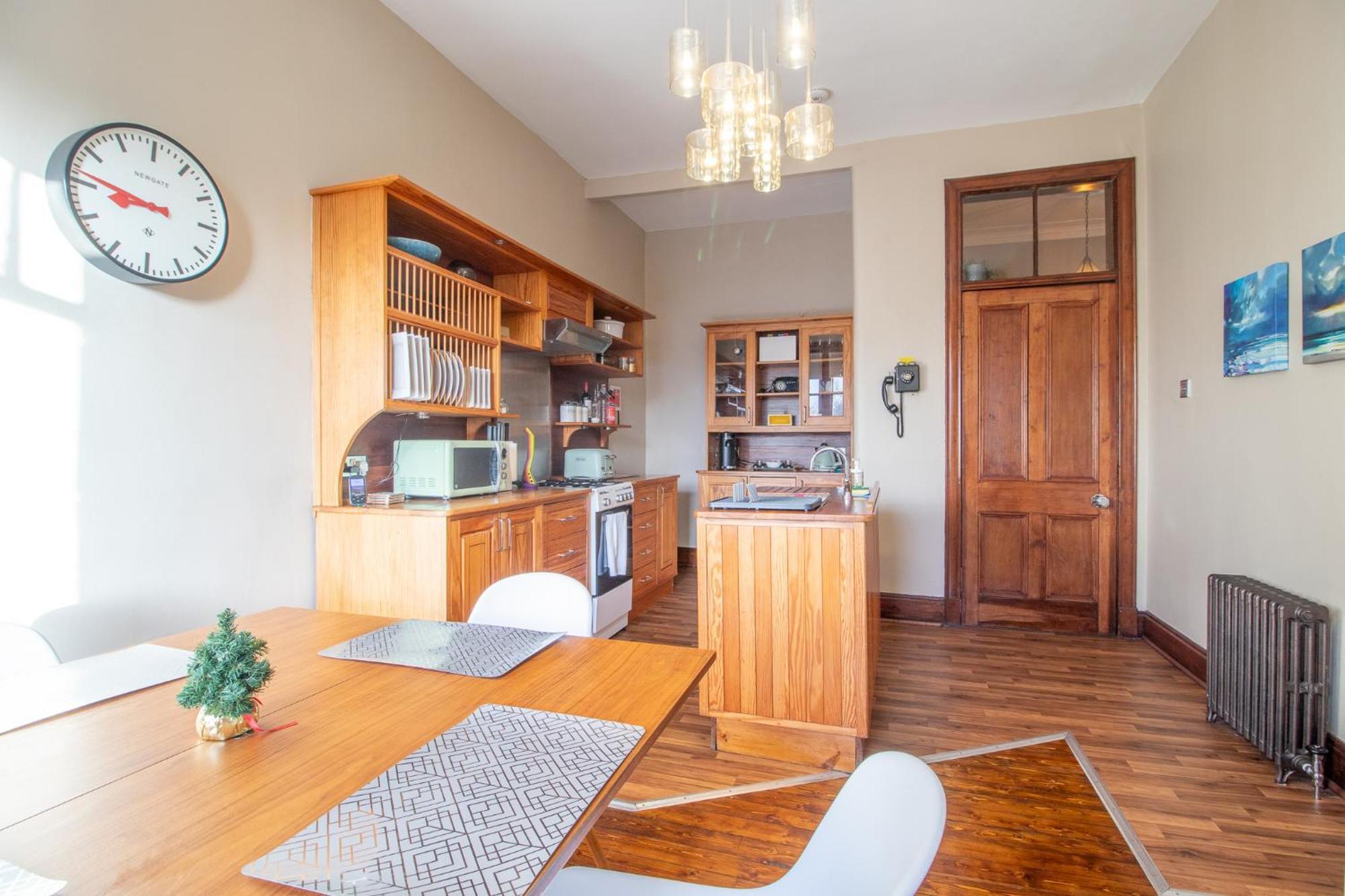 Pass The Keys Beautiful, Traditional 2 Bed Flat W Free Parking Glasgow Eksteriør bilde