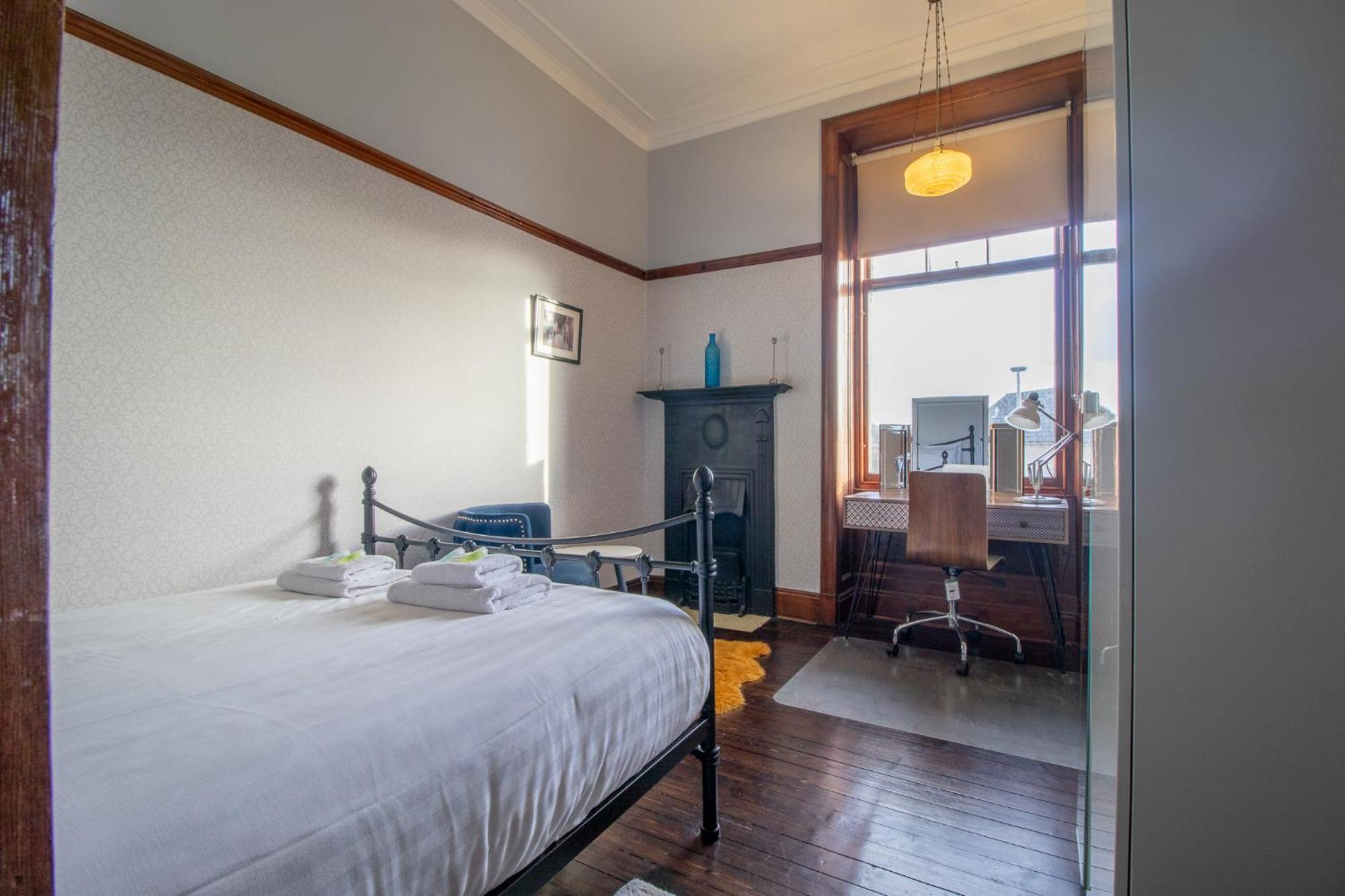 Pass The Keys Beautiful, Traditional 2 Bed Flat W Free Parking Glasgow Eksteriør bilde