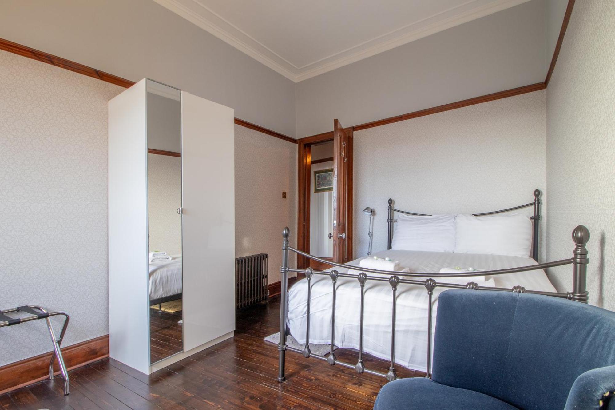 Pass The Keys Beautiful, Traditional 2 Bed Flat W Free Parking Glasgow Eksteriør bilde