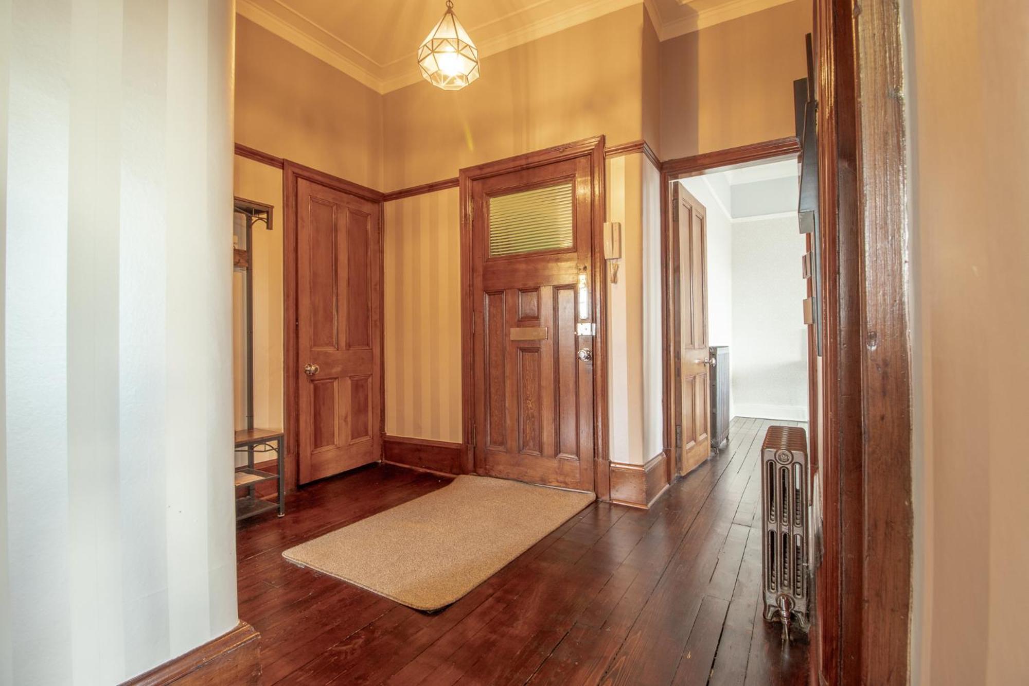 Pass The Keys Beautiful, Traditional 2 Bed Flat W Free Parking Glasgow Eksteriør bilde